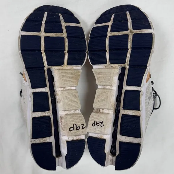 On Cloudstratus Running Shoes Women’s 9.5 Men’s 8 Athletic Training Sneakers