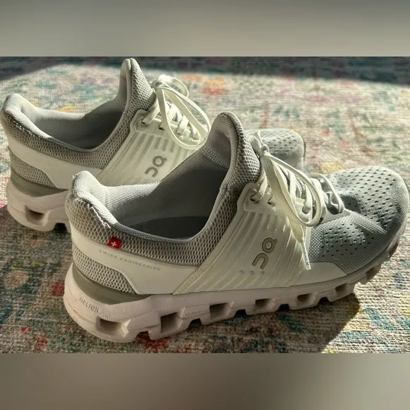 On Cloudswift Womens Running Shoes, Glacier/White