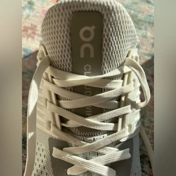 On Cloudswift Womens Running Shoes, Glacier/White