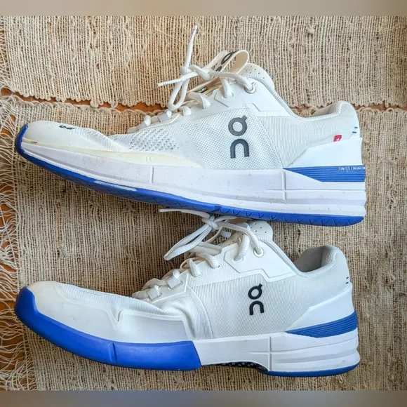 On Running THE ROGER Pro Tennis Shoe in White and Indigo