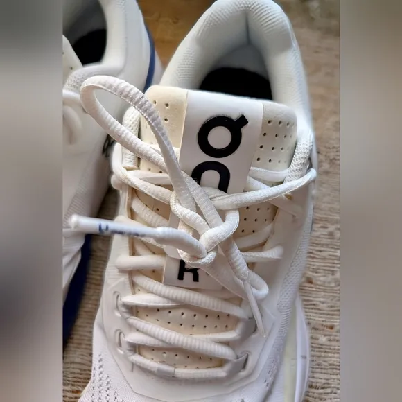 On Running THE ROGER Pro Tennis Shoe in White and Indigo