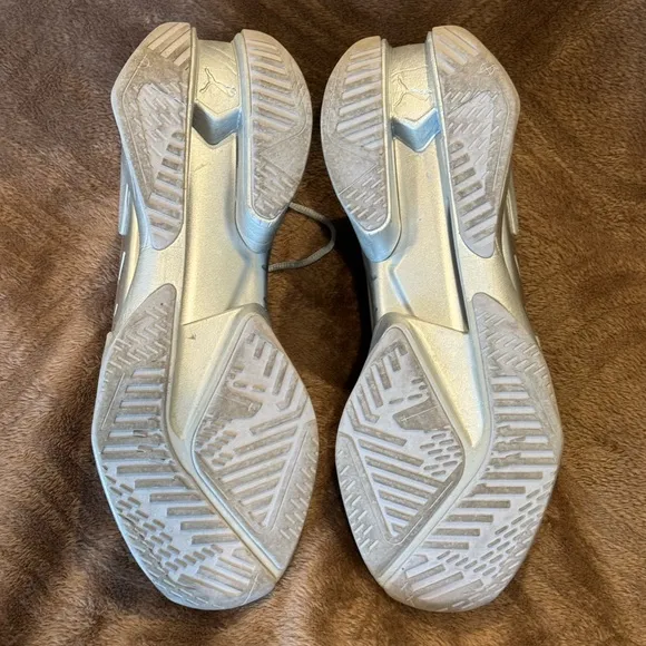 Puma BMW Silver Tennis Shoes mens sz 8.5 worn Once. EUC