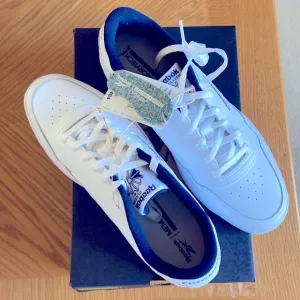 REEBOK CLUB MEMT Men’s White Tennis Shoes