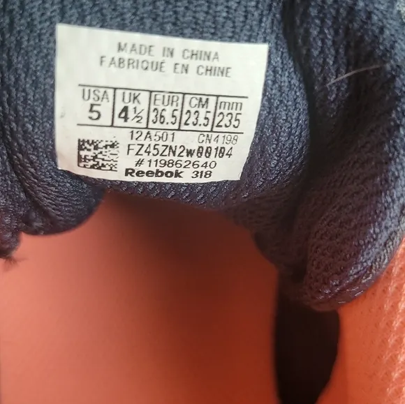 Reebok Girls US Sz 5 EUR 36.5 Road Supreme Navy/Peach CN4198 running shoes NWOT.