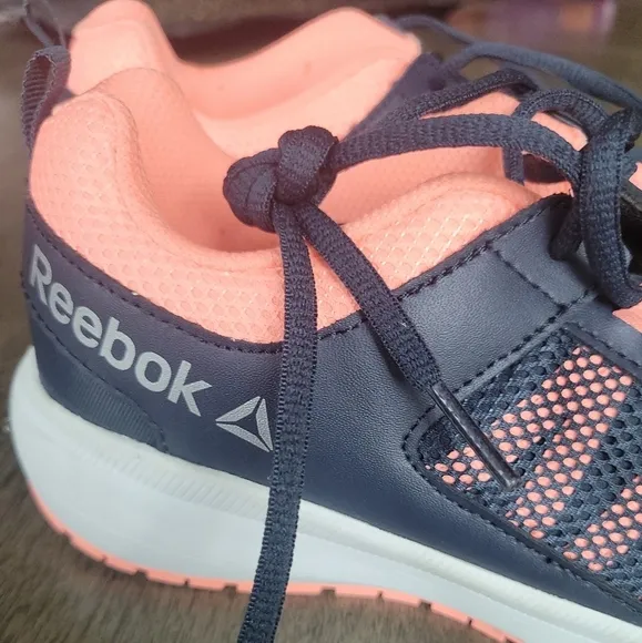 Reebok Girls US Sz 5 EUR 36.5 Road Supreme Navy/Peach CN4198 running shoes NWOT.