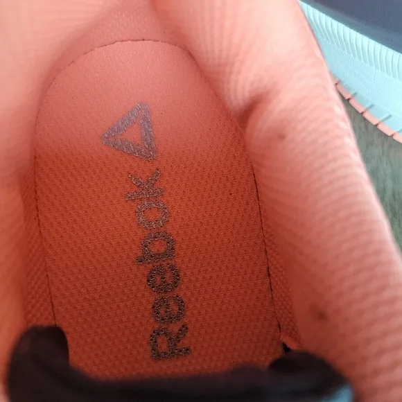 Reebok Girls US Sz 5 EUR 36.5 Road Supreme Navy/Peach CN4198 running shoes NWOT.