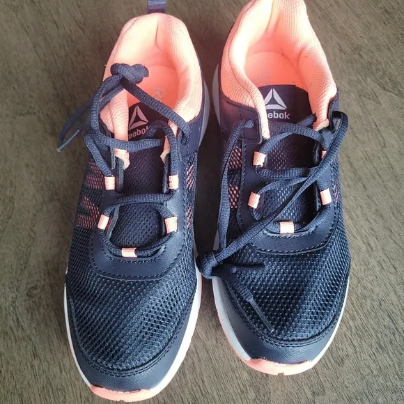Reebok Girls US Sz 5 EUR 36.5 Road Supreme Navy/Peach CN4198 running shoes NWOT.