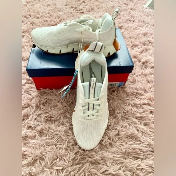 Reebok Runners Tennis shoes NWT