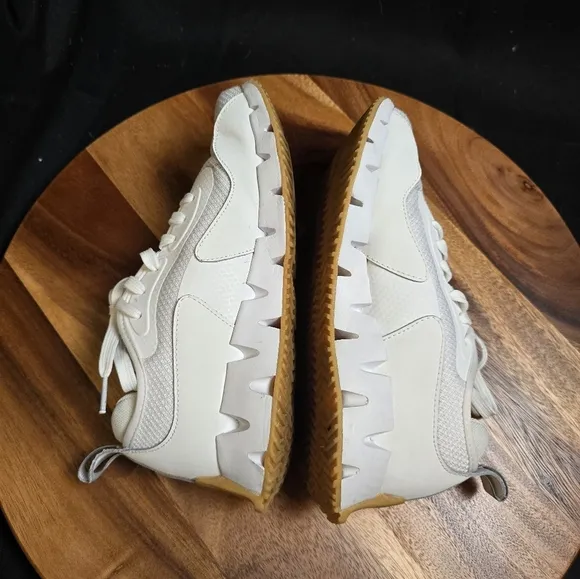 Reebok Women's Zig Dynamic Adventure Sneaker Sz 7.
