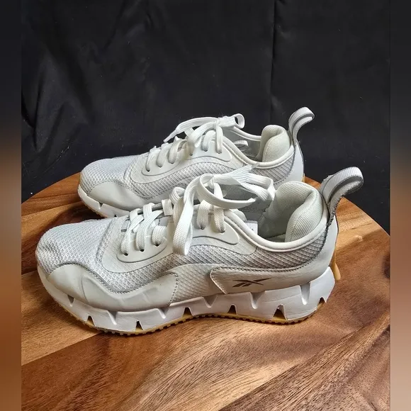 Reebok Women's Zig Dynamic Adventure Sneaker Sz 7.
