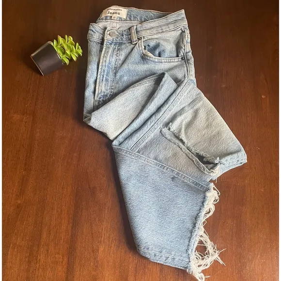 Reformation Liza High Rise Straight Cropped Jeans Montego destroyed Wash Size 28