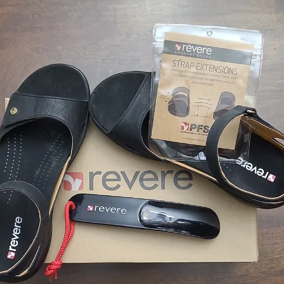 Revere Women's Black Sandals