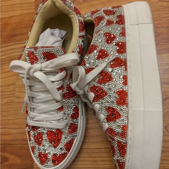 Rhinestone heart tennis shoes