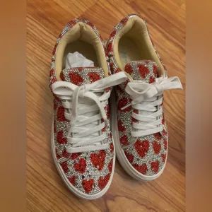 Rhinestone heart tennis shoes