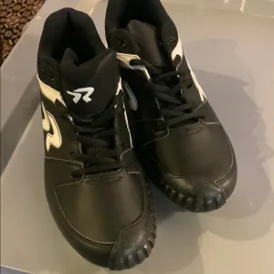Ringor Softball Cleats with pitching toe size 10