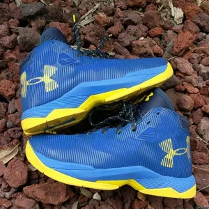💖SALE💖HOST PICK💖Under Armour boys shoes