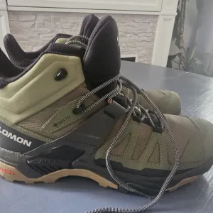 Salomon Men's Hiking Shoes - Green and Black
