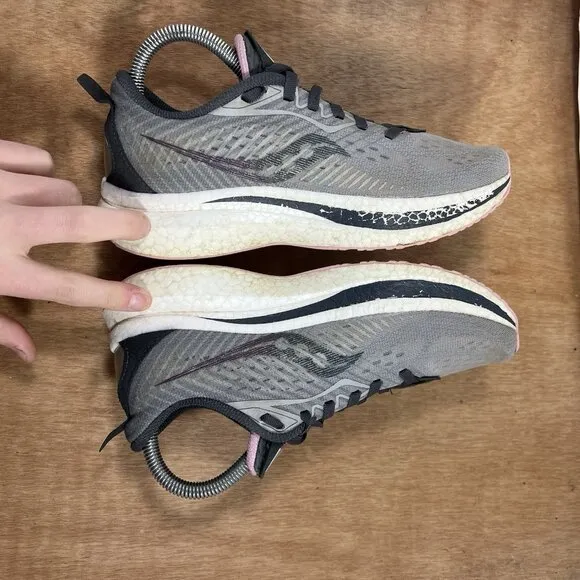 Saucony Endorphin Speed 2 Women's Size 7.5 Running Shoes Sneakers Gray Pink
