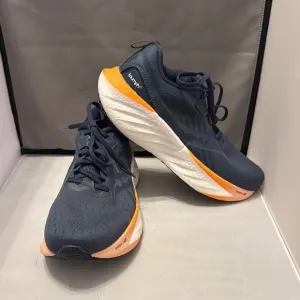 Saucony women’s Blue and Orange Running Shoes size 8.5