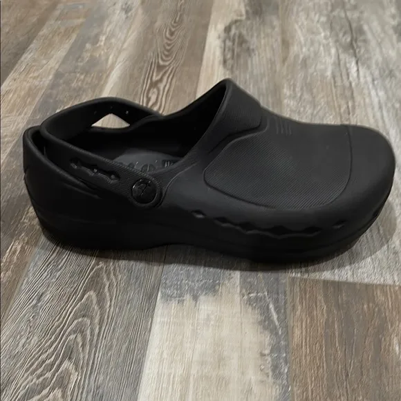 Shoes For Crews Slip Resistant Black Shoes Size 8
