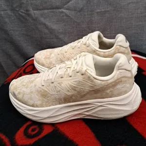 Size 10.5 Salomon Aero Glide 2 Vanilla/White Road Running Shoe Sneaker Women's