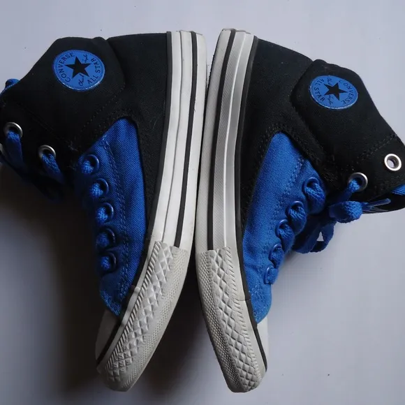 SIZE 2. Converse high top sneakers shoes.