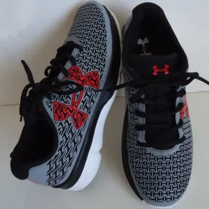 SIZE 6 Y. UNDER ARMOUR Boy's pre-school running sneakers shoes.