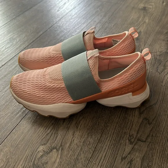 Sorel Women's Kinetic Impact Strap Shoes Sz 9