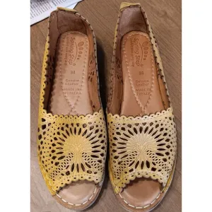 Spring Step Brandal 38/7.5 Slip-On Women 9 Yellow Leather Open Toe Comfort Shoes
