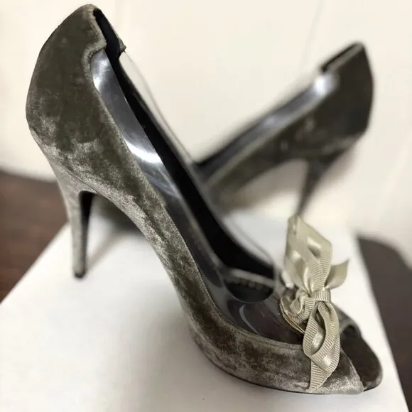 Stella McCartney olive green velvet heels with bow 38 (size 7/7.5)