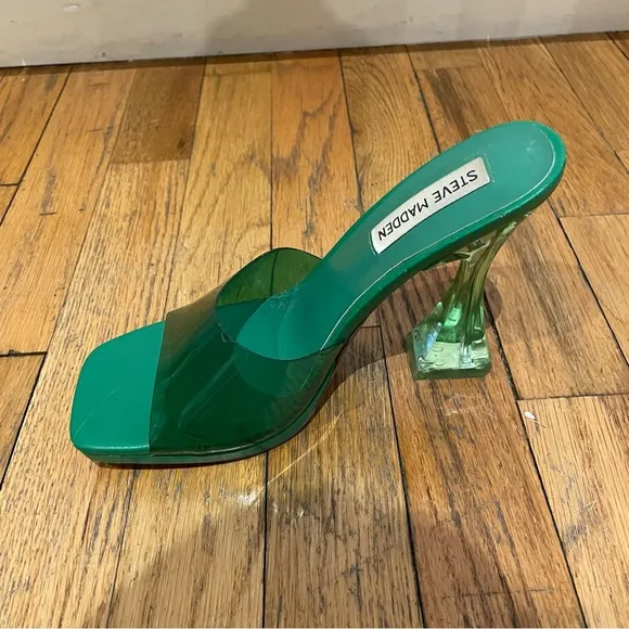 Steve Madden Green Lipa Heels
