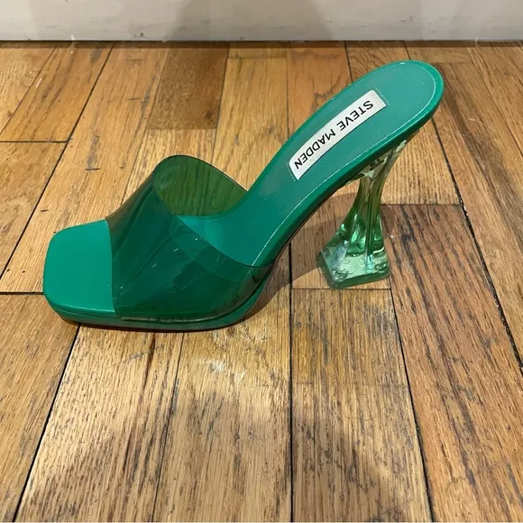 Steve Madden Green Lipa Heels