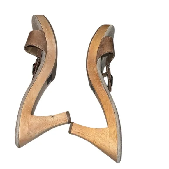 Steve Madden Leather Tan Women's Wooden Heeled Sandals 9