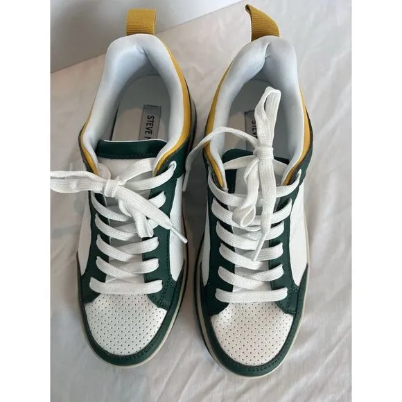 Steve Madden women's Everlie Sneaker size 9.5 Green‎ Bay Packer colors