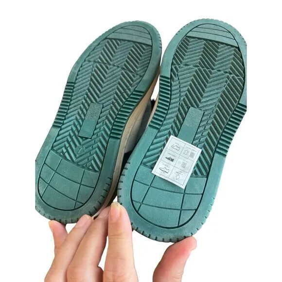 Steve Madden women's Everlie Sneaker size 9.5 Green‎ Bay Packer colors