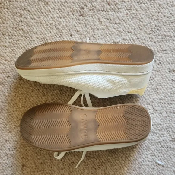 SUAVs Tennis Shoes