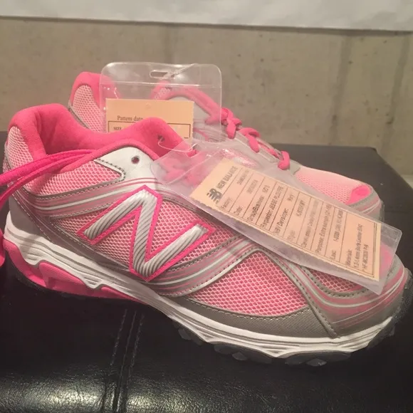 Susan B. Komen New Balance Tennis Shoes