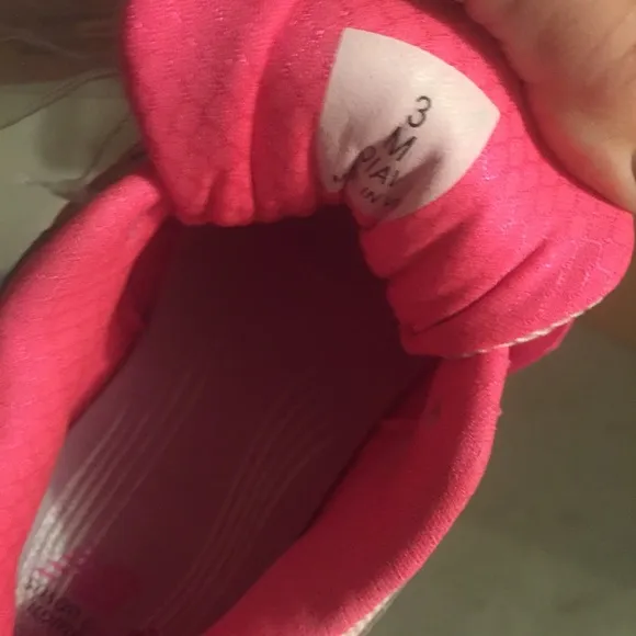 Susan B. Komen New Balance Tennis Shoes