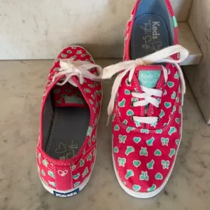 TAYLOR SWIFT KEDS Favorite Things Bows &amp; Cats Print Pink Blue Sneakers 9…