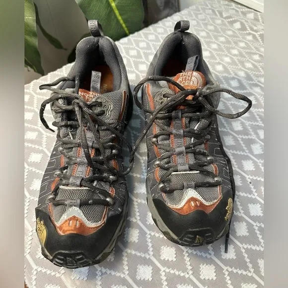 The North Face Gore Tex Men’s Tennis Shoes Size 11