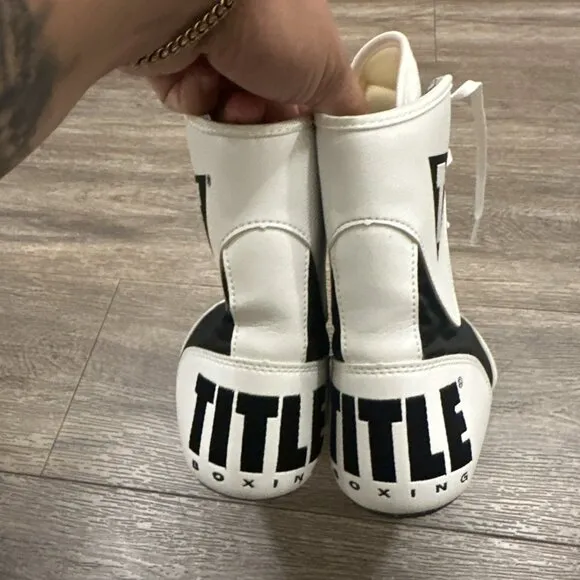 TITLE Boxing Speed Flex Boxing Shoes Youth Boys 4 White Black Train Spar Box