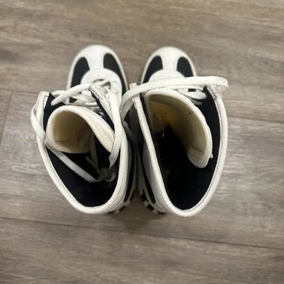 TITLE Boxing Speed Flex Boxing Shoes Youth Boys 4 White Black Train Spar Box