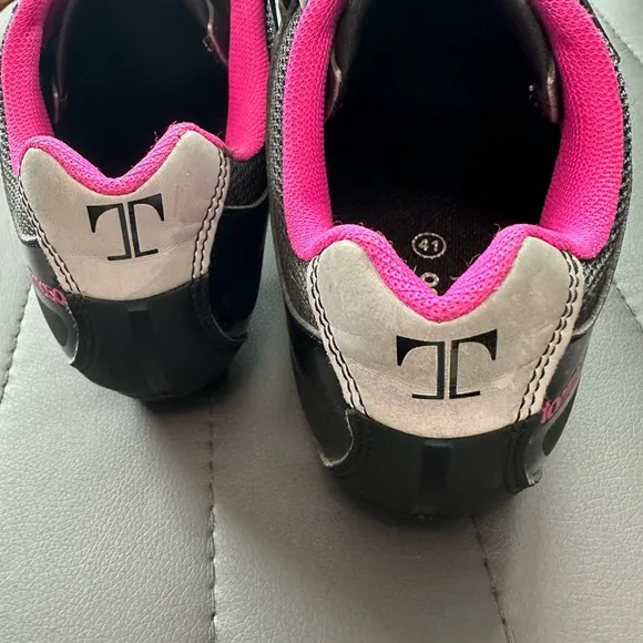 Tommaso Black &amp; Pink Spin Shoes with attached Cleats