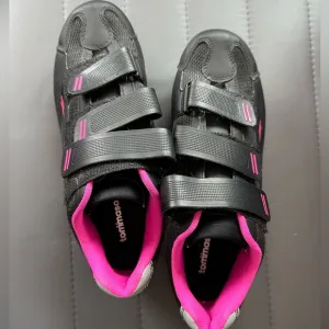 Tommaso Black &amp; Pink Spin Shoes with attached Cleats