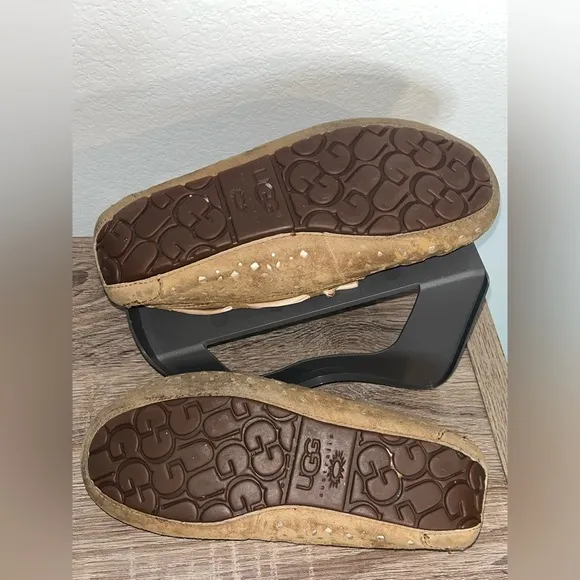 UGG Dakota Sunshine Perf Ribbon Satin Laces Bow Leather Chestnut Slippers Sz 9