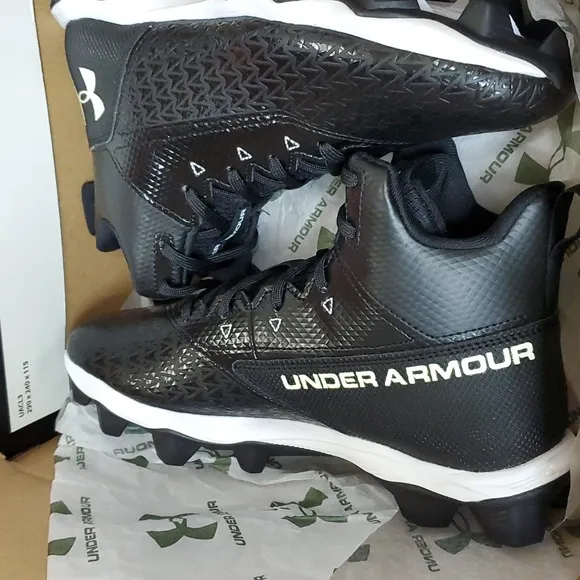 Under Armour Hammer Mid RM Black Football Cleats