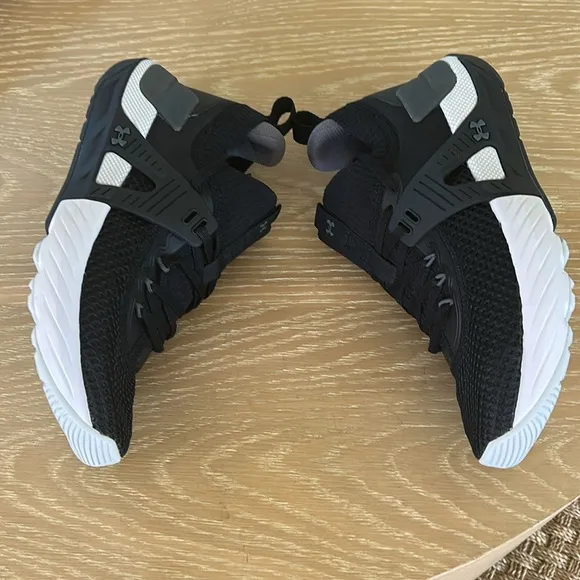 UNDER ARMOUR Men's UA Project Rock 4 Training Shoes, Black, Size 9.5, NWT