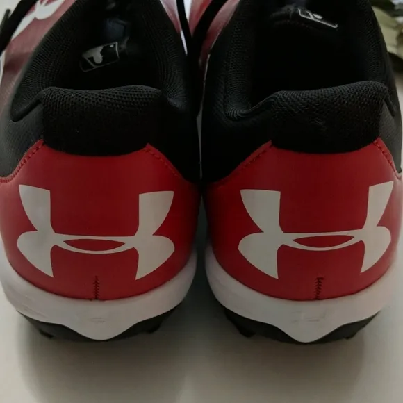 Under Armour Red Cleats Shoes Size 10