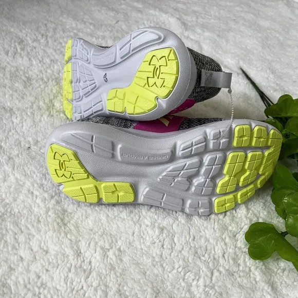 Under Armour Sneakers Girls Kids Youth Size 4.5 pink Gray Outhustle Tennis Shoes