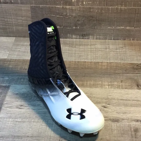 Under Armour - UA Highlight MC Football Cleats
